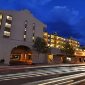 https://the-quarters.ocean-city-hotels.net